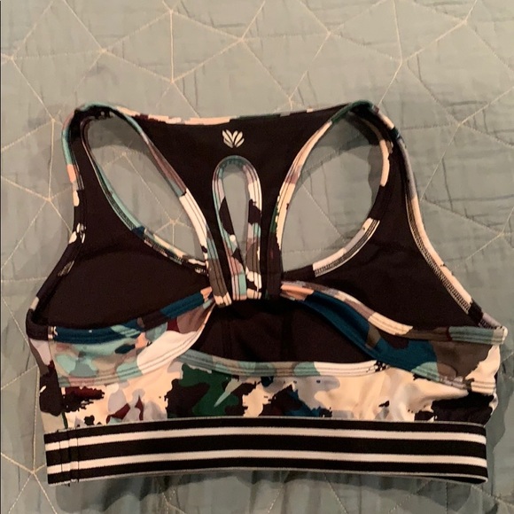 Abstract print sports bra - Picture 4 of 5